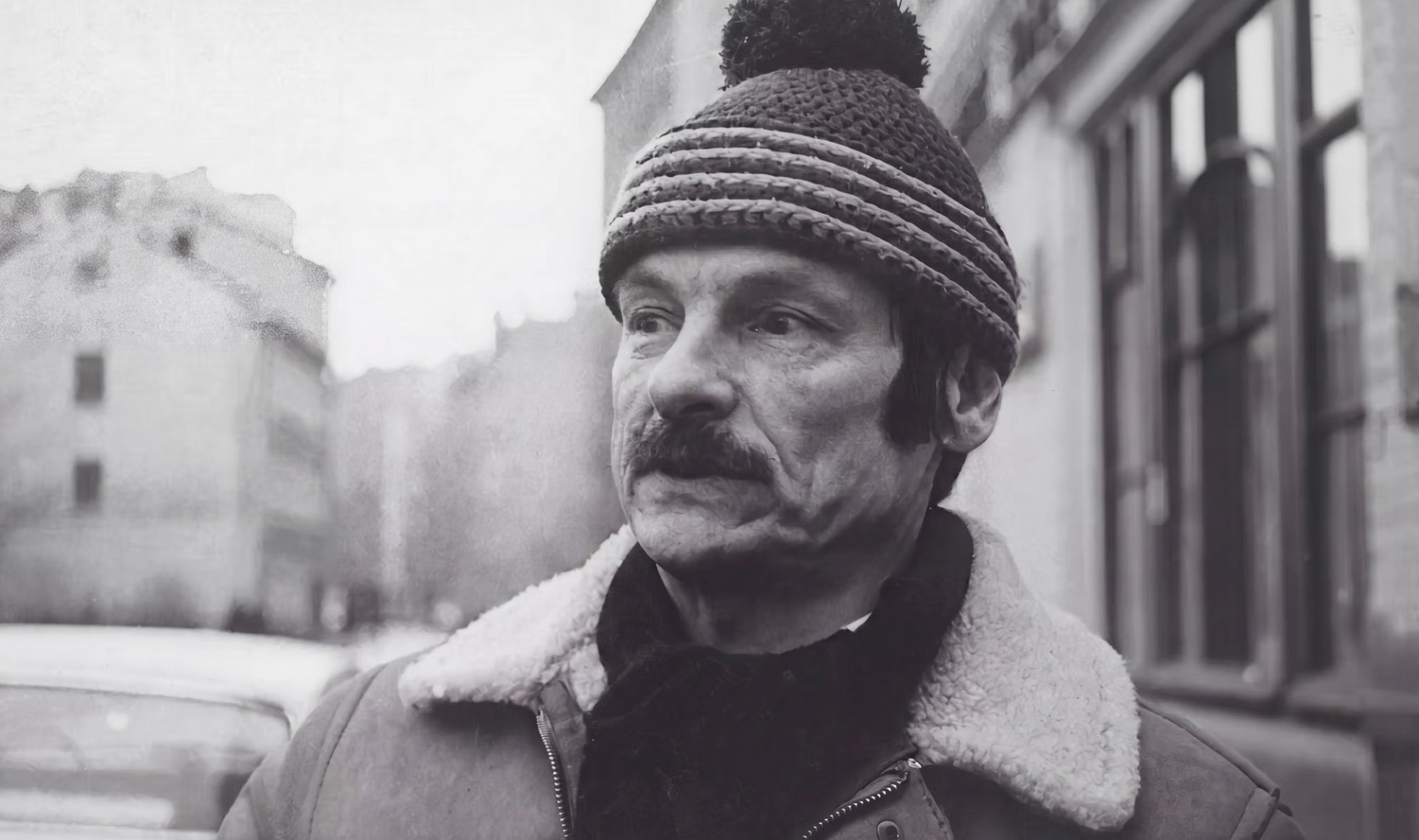 Андрей Тарковский в Москве, осень 1980 года. Фото: Борис Балдин, Wikimedia Commons. CC BY-SA 4.0 — https://creativecommons.org/licenses/by-sa/4.0/; кадрирование.